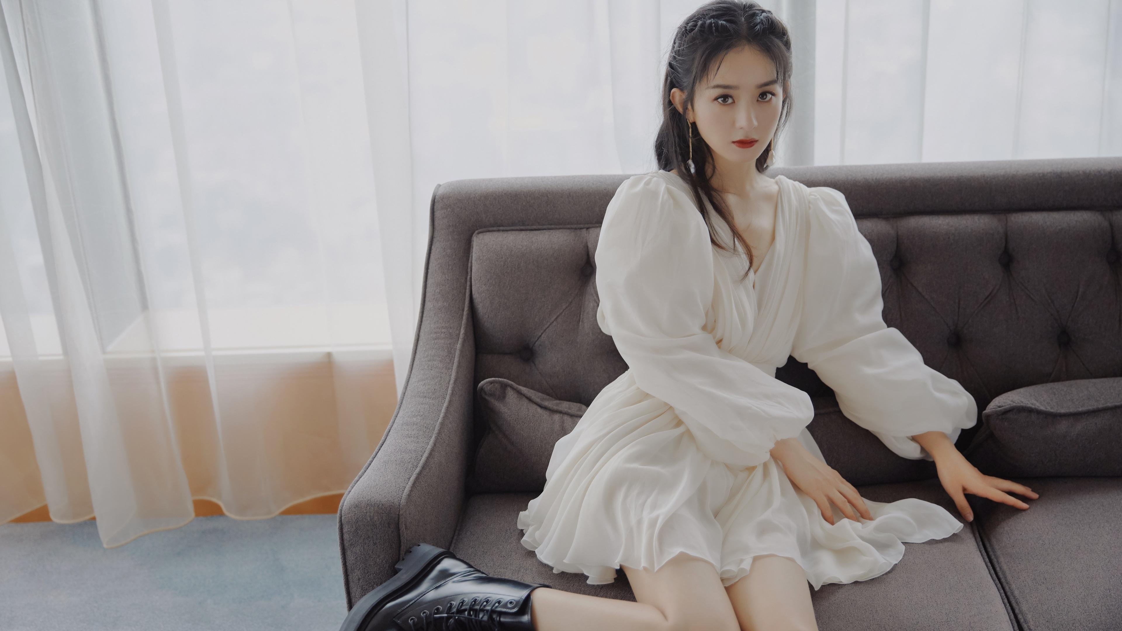 _青少年极限冲浪：海浪中的青春印记_，冲浪极限运动